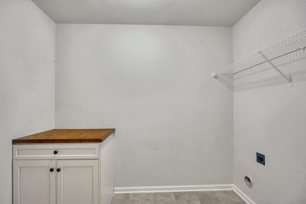 1231 Fawndale Drive NW