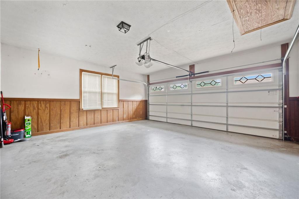 1237 Hunters Drive
