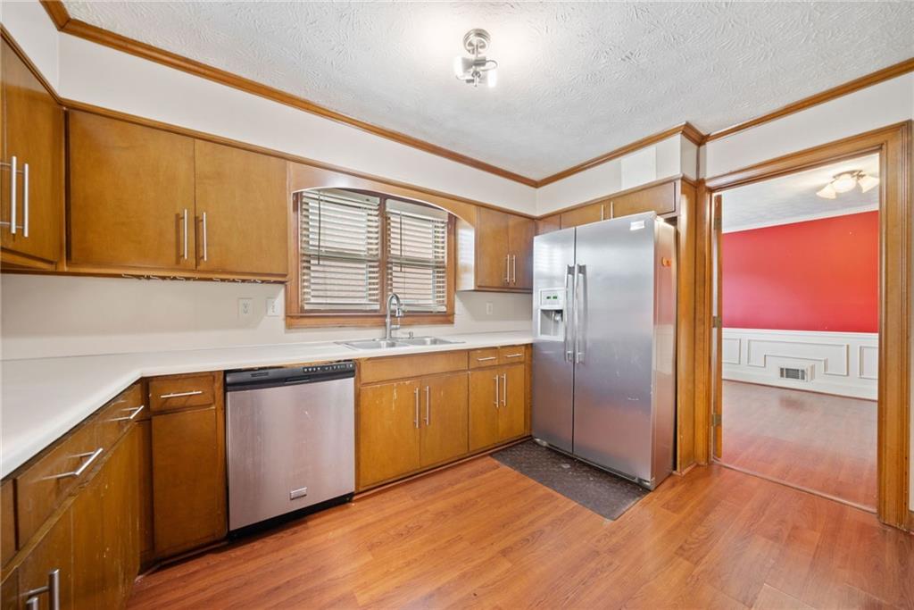 1237 Hunters Drive