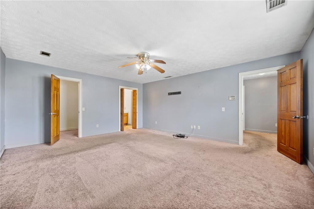1237 Hunters Drive