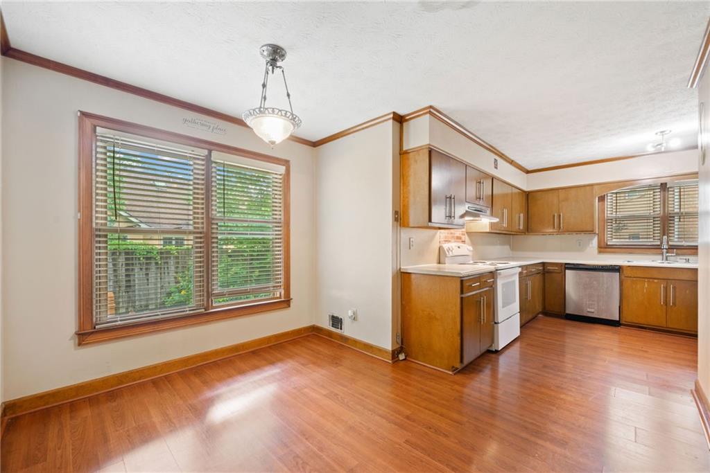 1237 Hunters Drive