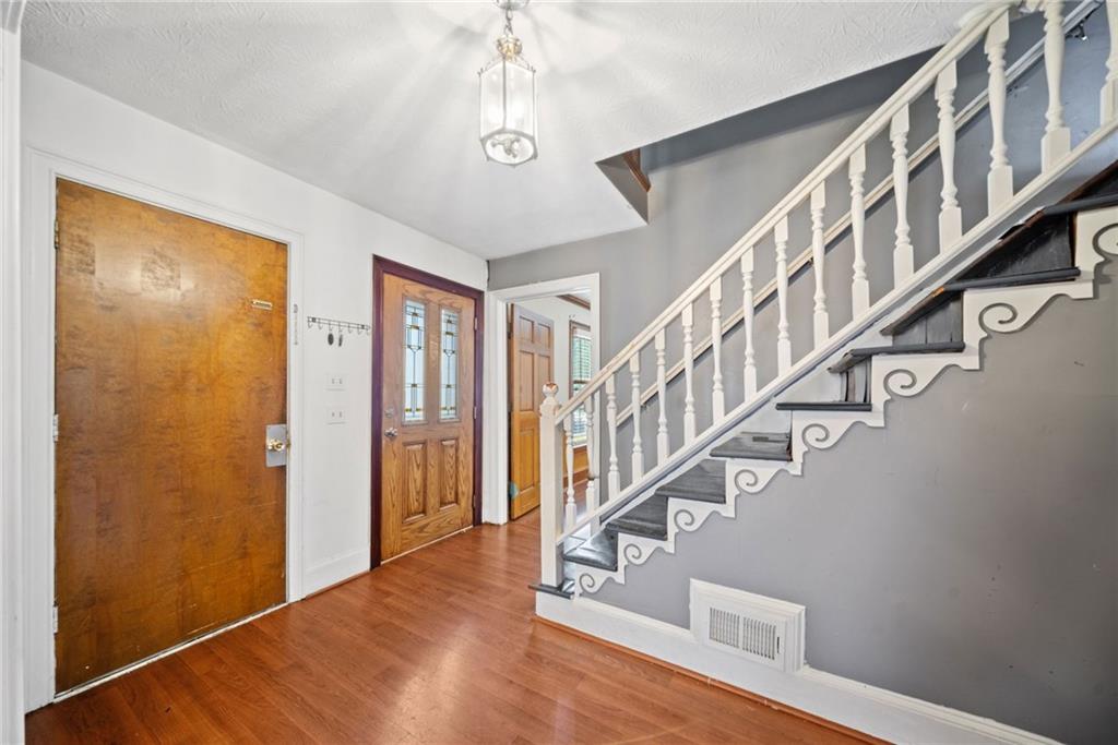 1237 Hunters Drive