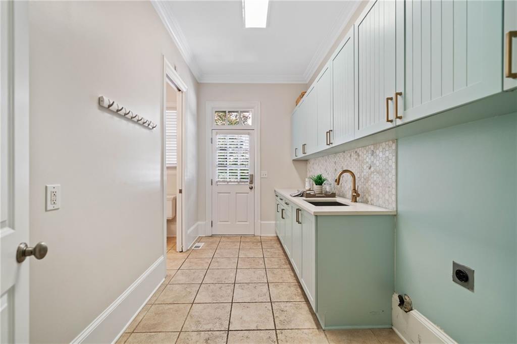 3770 Riverly Trace