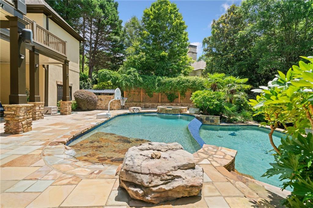 3770 Riverly Trace