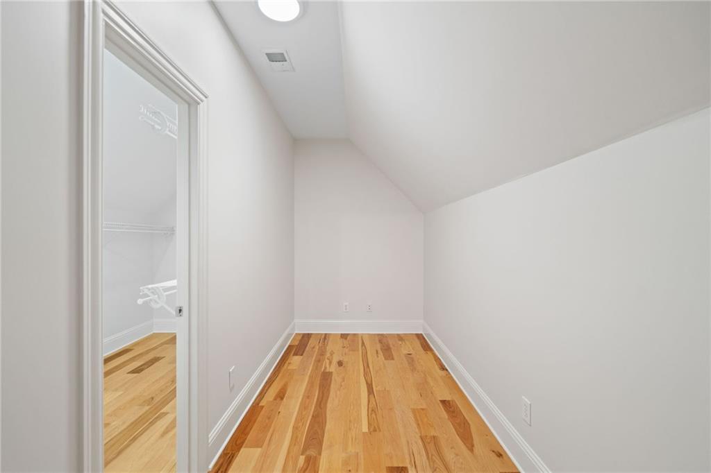 3770 Riverly Trace