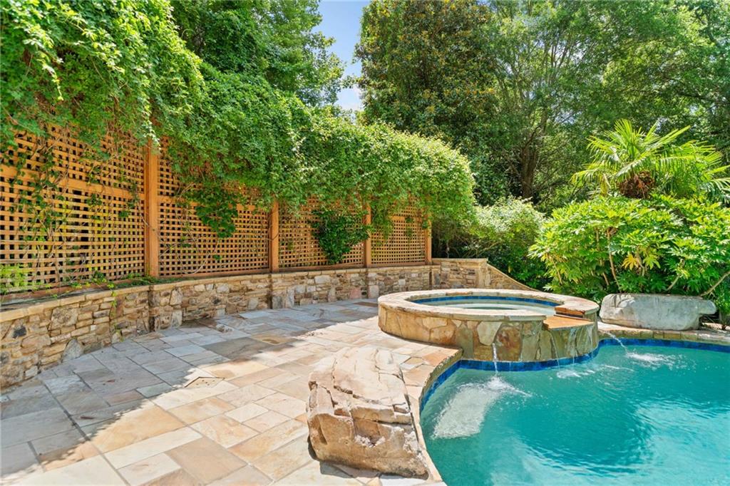 3770 Riverly Trace