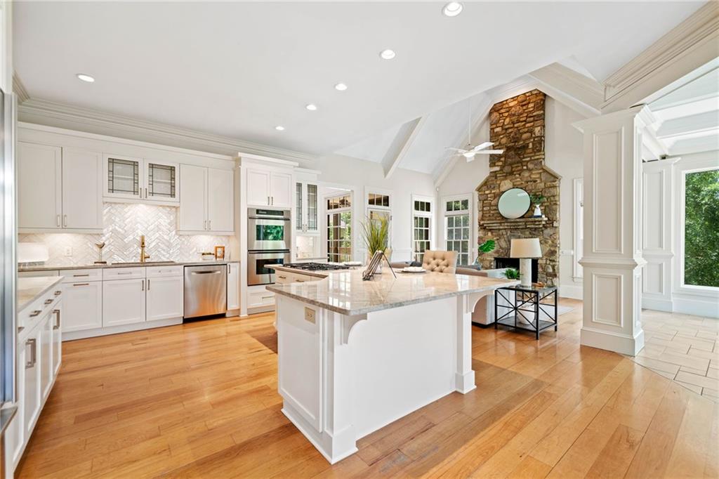 3770 Riverly Trace
