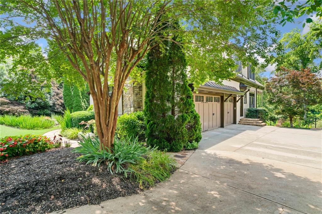 3770 Riverly Trace