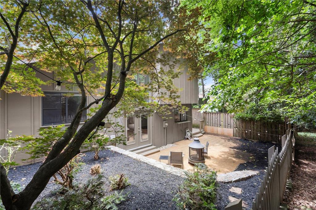 225 Lakeview Ridge W