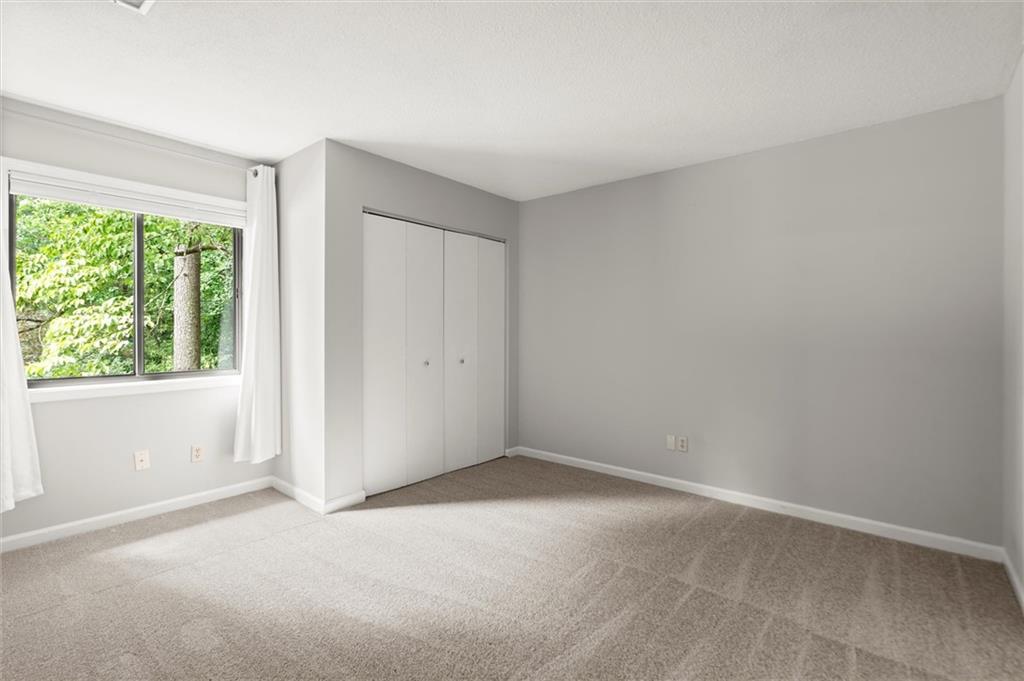 225 Lakeview Ridge W