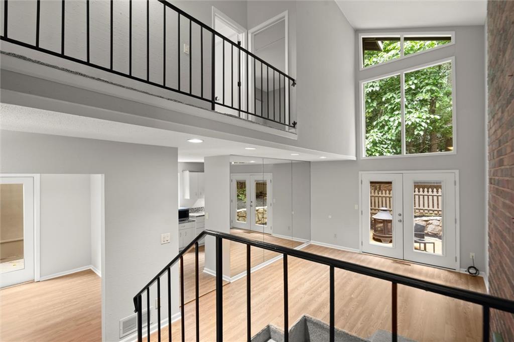 225 Lakeview Ridge W