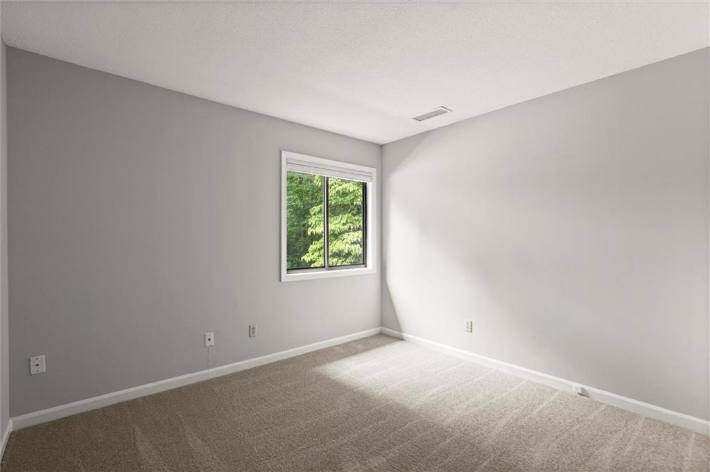 225 Lakeview Ridge W