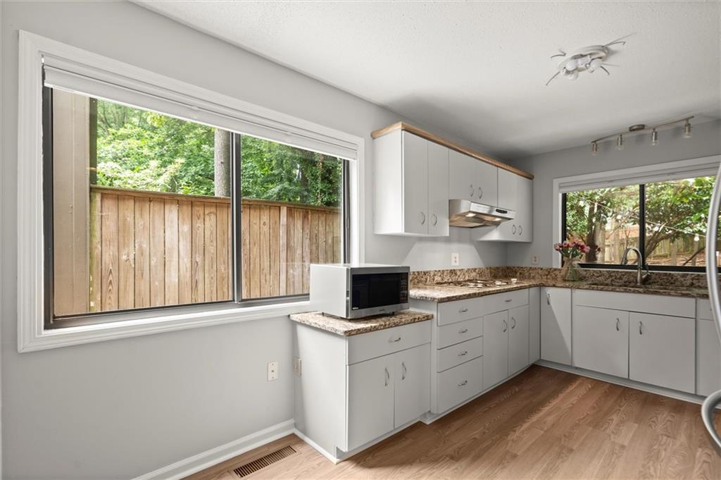 225 Lakeview Ridge W