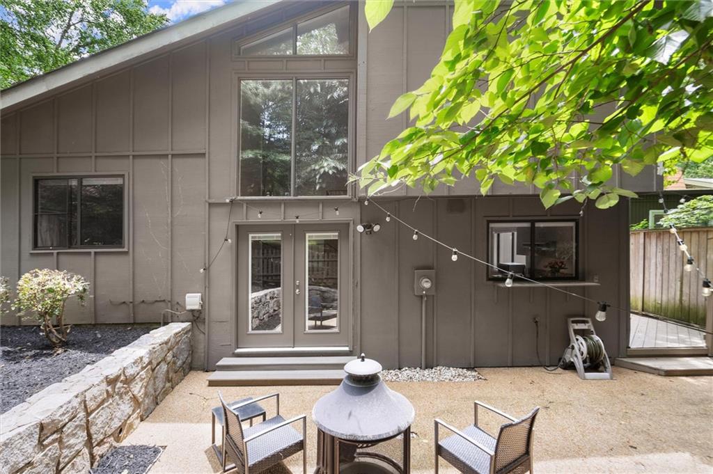 225 Lakeview Ridge W