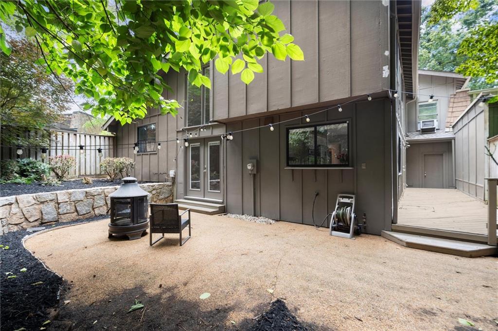 225 Lakeview Ridge W