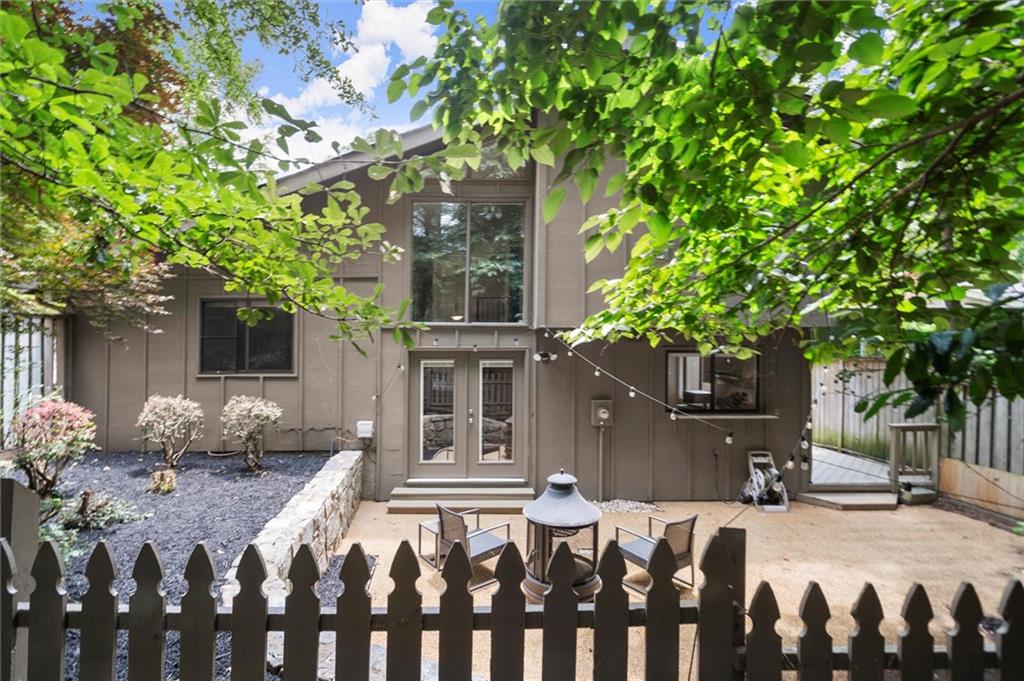 225 Lakeview Ridge W