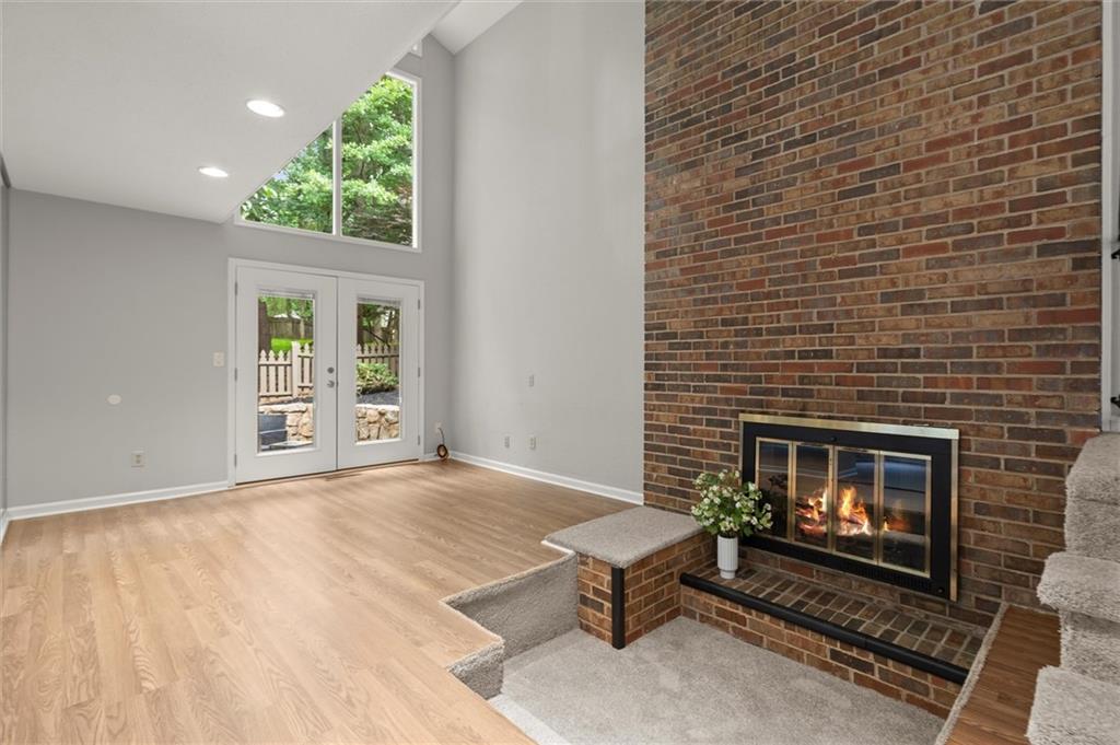 225 Lakeview Ridge W