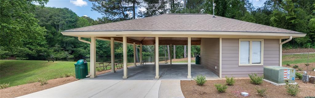 225 Lakeview Ridge W