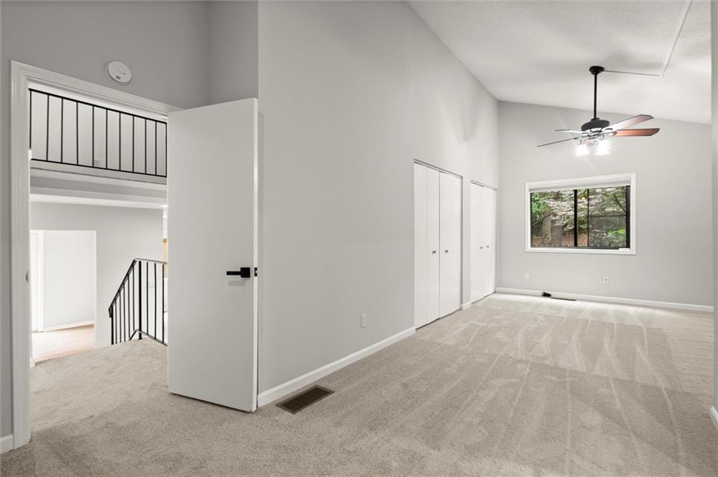 225 Lakeview Ridge W