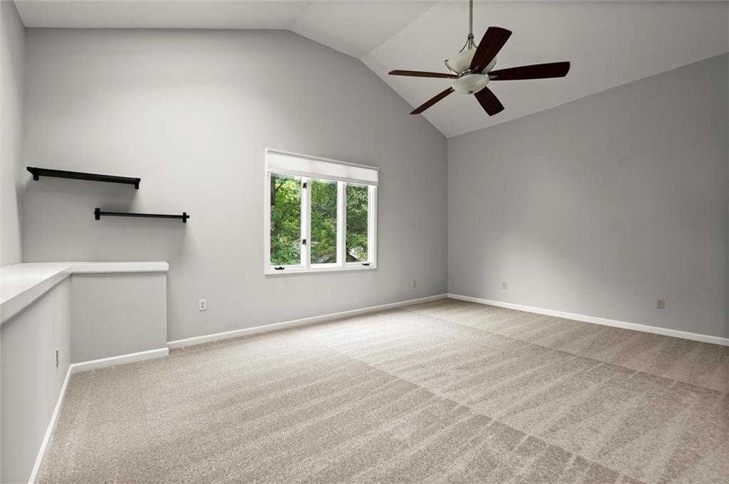 225 Lakeview Ridge W