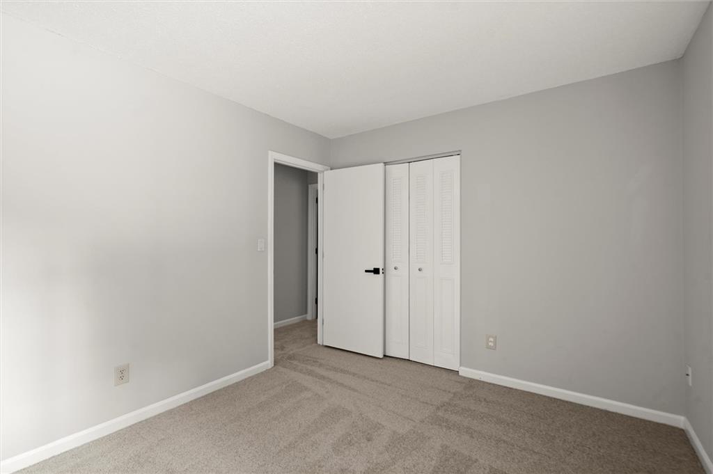 225 Lakeview Ridge W