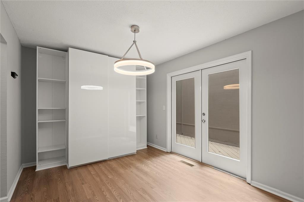 225 Lakeview Ridge W
