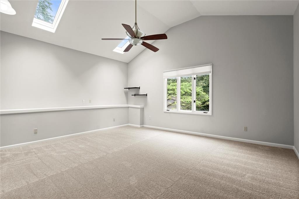 225 Lakeview Ridge W