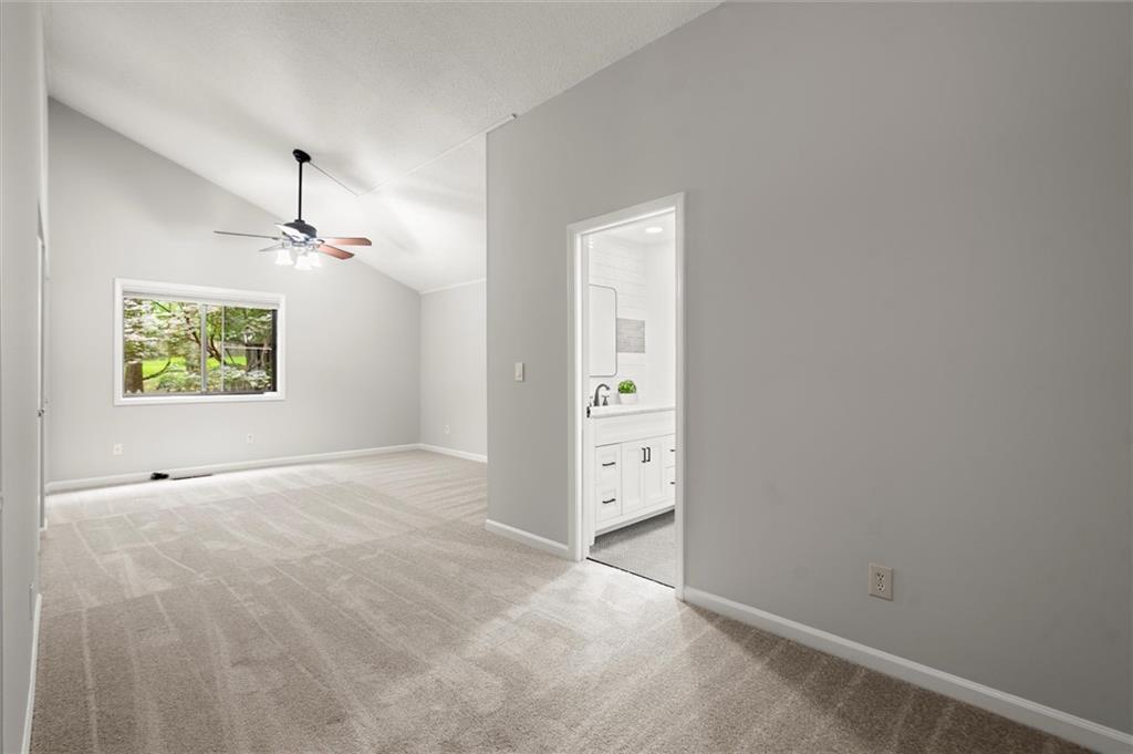 225 Lakeview Ridge W