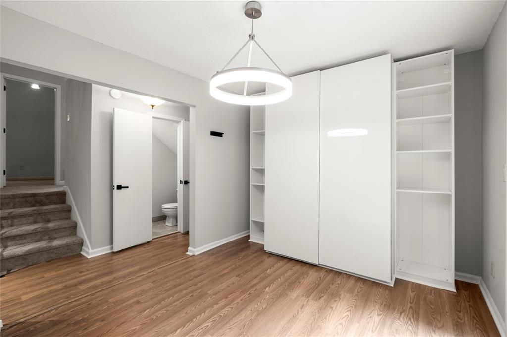225 Lakeview Ridge W