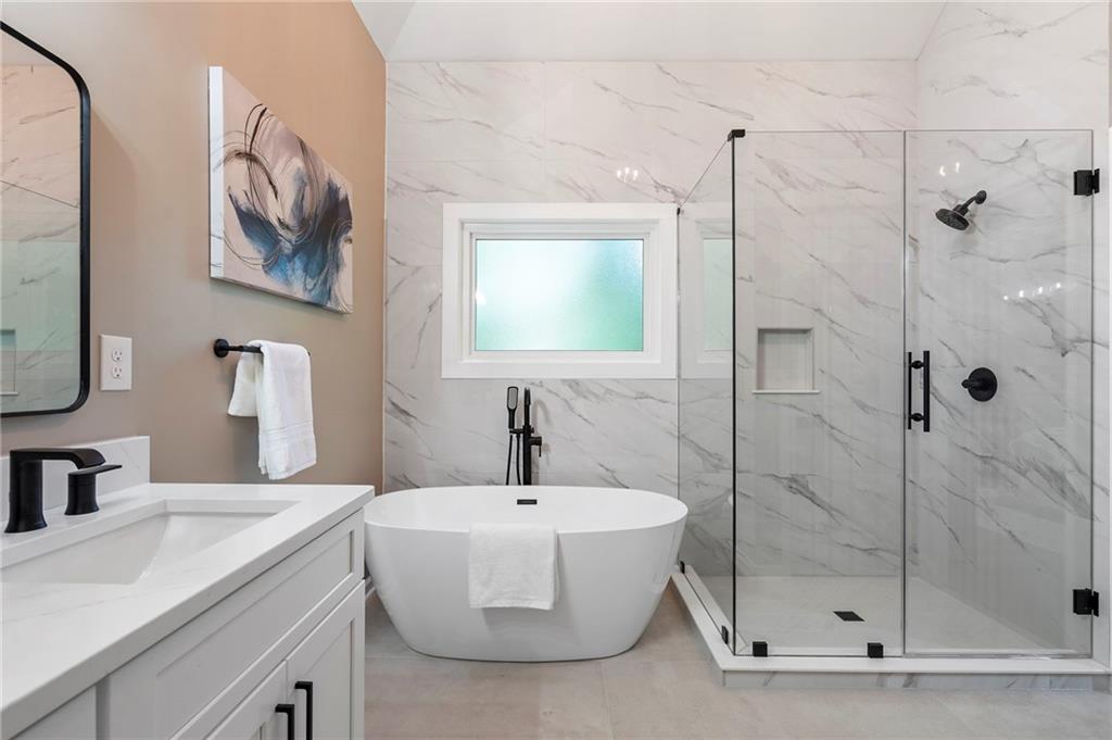 251 Waller Circle NW