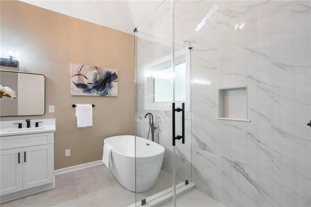 251 Waller Circle NW