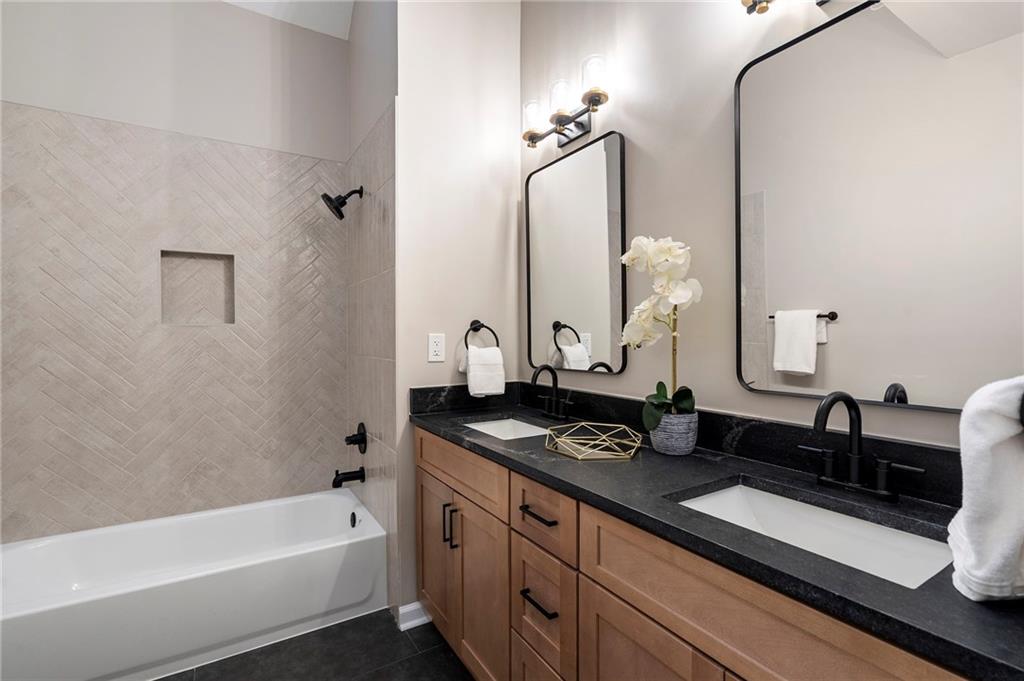 251 Waller Circle NW