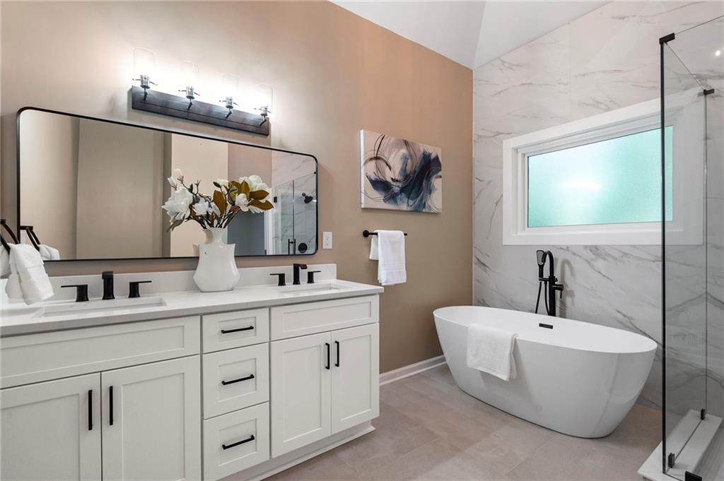 251 Waller Circle NW