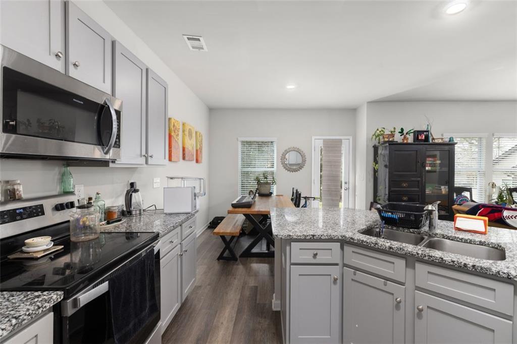 9122 GOLFVIEW Circle