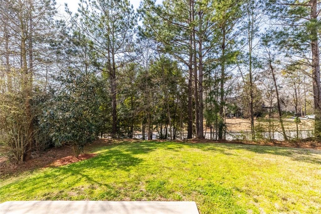 9122 GOLFVIEW Circle