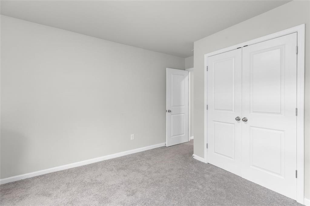 9122 GOLFVIEW Circle