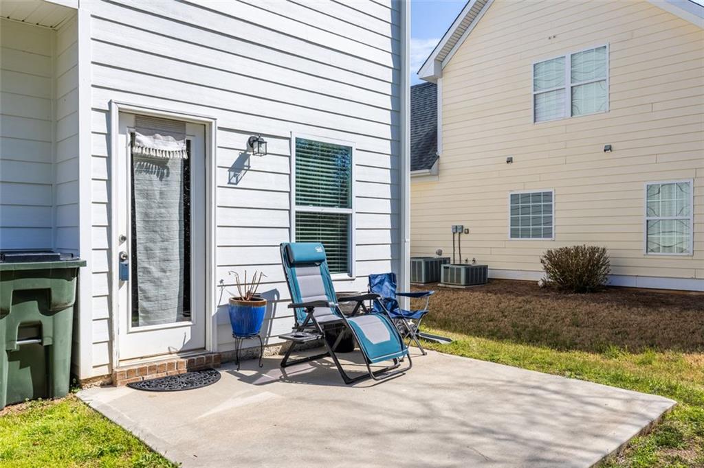 9122 GOLFVIEW Circle
