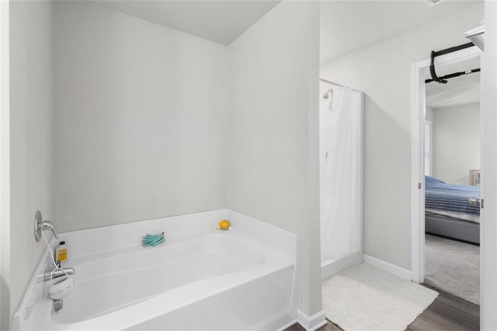 9122 GOLFVIEW Circle