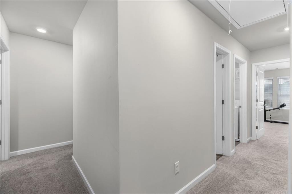 9122 GOLFVIEW Circle