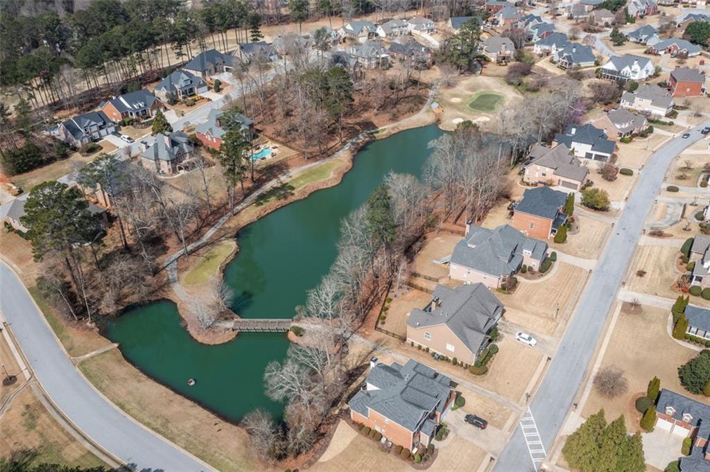 9122 GOLFVIEW Circle
