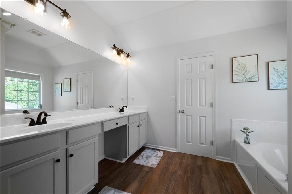 203 Longwood Crossing