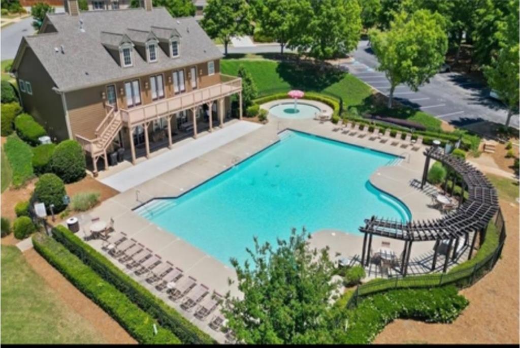 203 Longwood Crossing