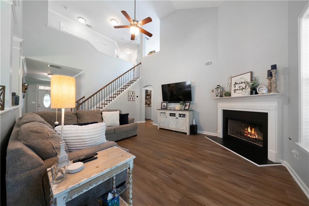 203 Longwood Crossing