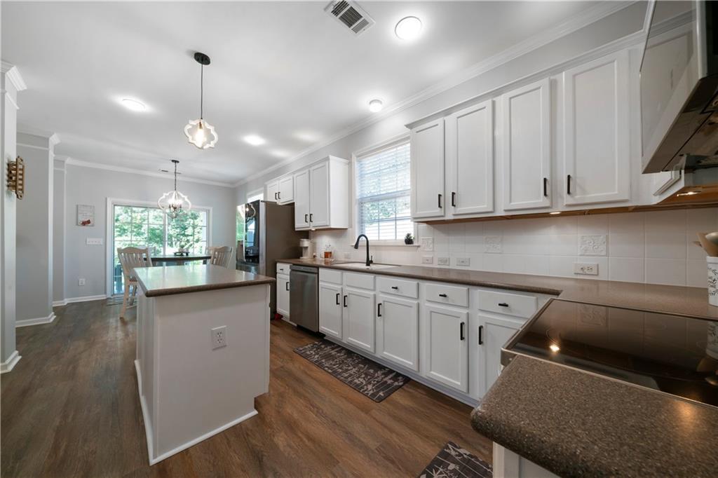 203 Longwood Crossing