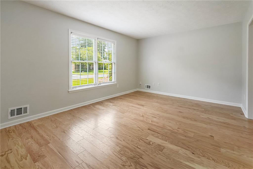 5663 SEVILLE Lane