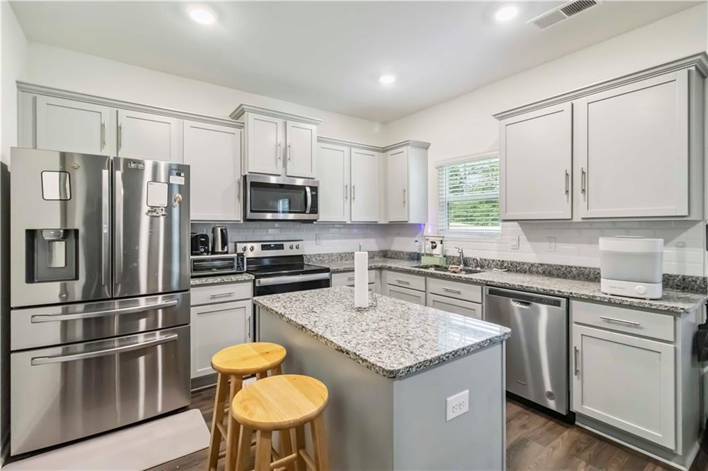 1469 CLIFF VIEW Terrace
