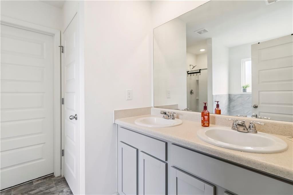 1469 CLIFF VIEW Terrace