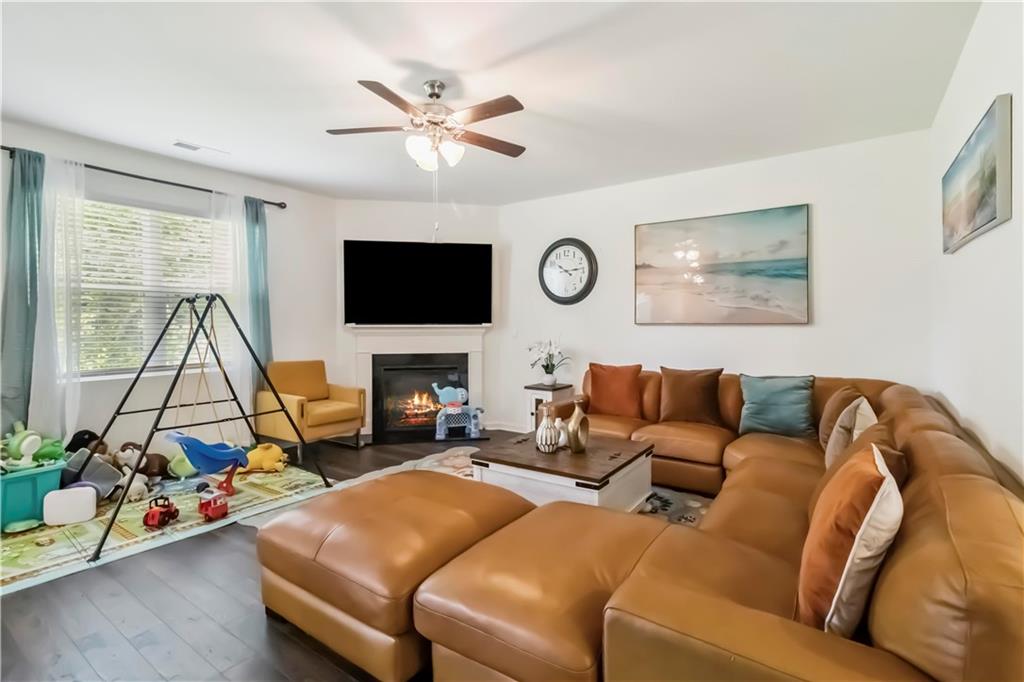 1469 CLIFF VIEW Terrace