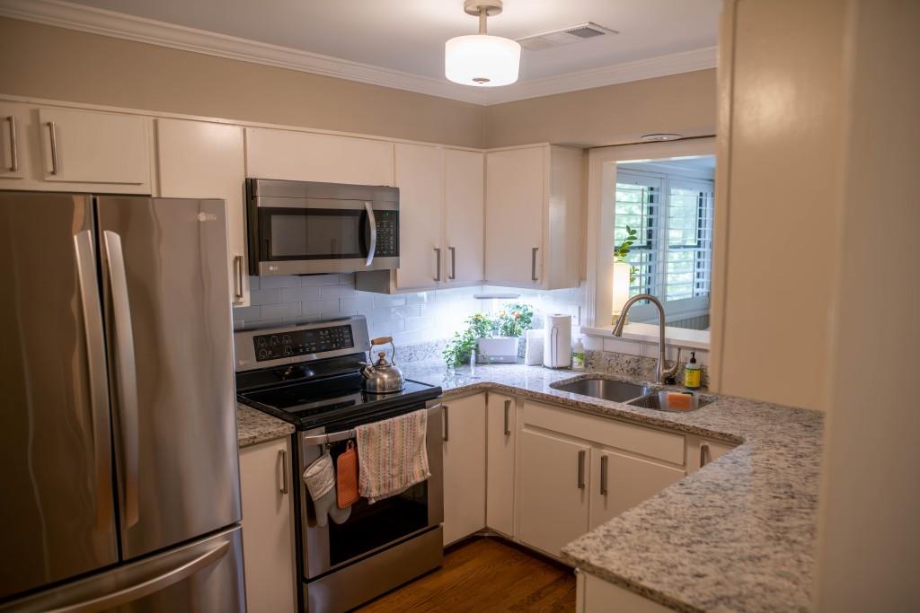 37 La Rue Place NW