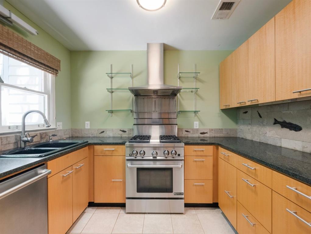 1355 E Rock Springs Road NE